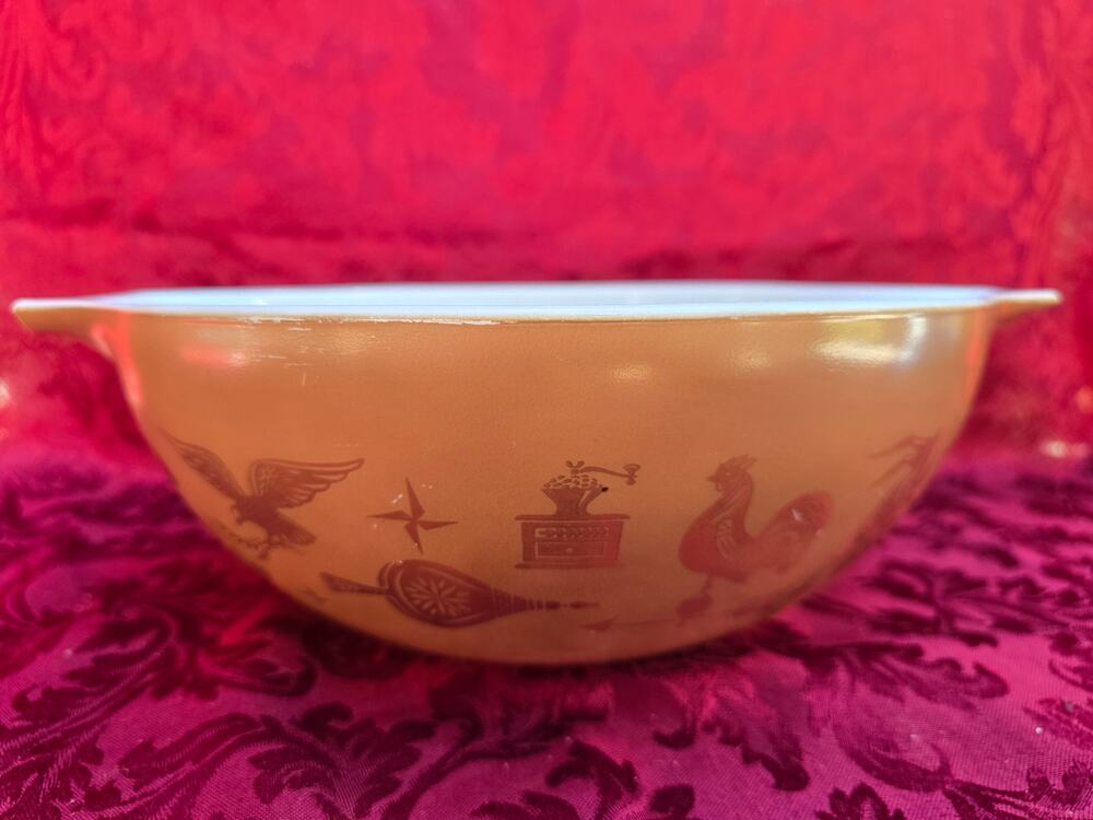 Vintage Pyrex Early American 444 Cinderella Mixing Bowl 4Qt Brown Gold Eagle